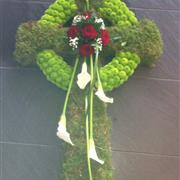 Celtic Cross With Calla Lilies